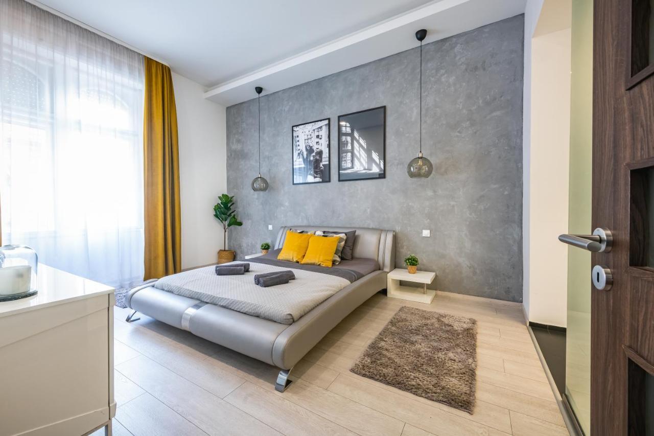 Luxury Nova Home Next To The New York Cafe บูดาเปสต์ ภายนอก รูปภาพ